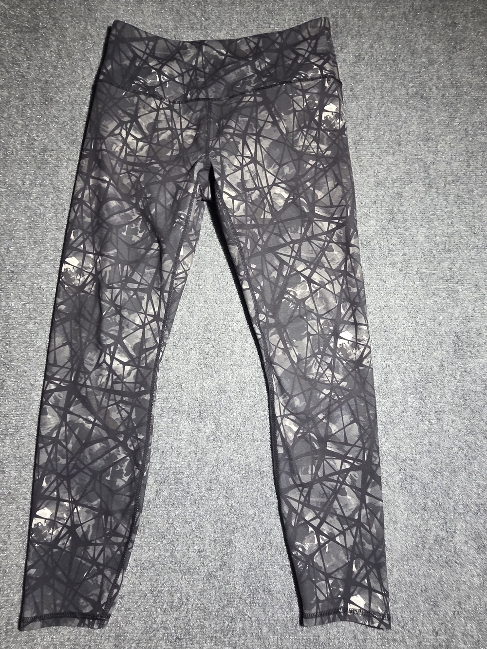 Spyder Active Women's Leggings Medium M Gray Black Geometric Abstract Web Print